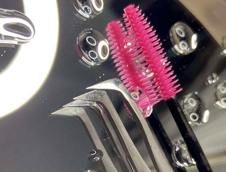 <span style="font-weight: bold;">&nbsp; &nbsp; &nbsp;Курсы по ресницам&nbsp; &nbsp; &nbsp; &nbsp; &nbsp; &nbsp; &nbsp; &nbsp; &nbsp; &nbsp; &nbsp; &nbsp; &nbsp; бровям&nbsp; &nbsp; &nbsp; &nbsp; &nbsp; &nbsp; &nbsp; &nbsp; &nbsp; &nbsp; &nbsp;</span>Инструктор:<span style="font-weight: bold;">&nbsp;</span><span style="font-weight: bold;">&nbsp; &nbsp; &nbsp; &nbsp; &nbsp; &nbsp; &nbsp; &nbsp;&nbsp;</span>&nbsp;